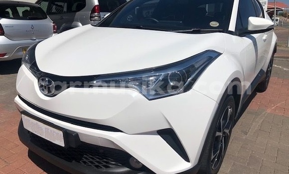 Nunua Ilio tumika Toyota C-HR Nyeupe Gari ndani ya Beitbridge nchini Matabeleland Kusini