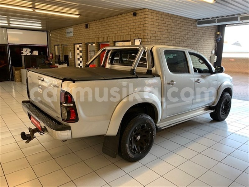 Big with watermark toyota hilux matabeleland south beitbridge 14876