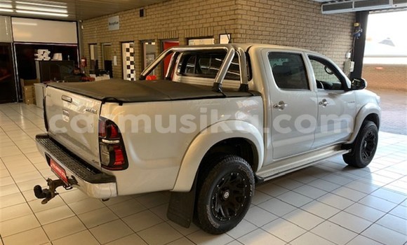 Tenga Tsaru Toyota Hilux Sirivha Mota in Beitbridge in Matabeleland South Tenga Tsaru Toyota Hilux Sirivha Mota in Beitbridge in Matabeleland South