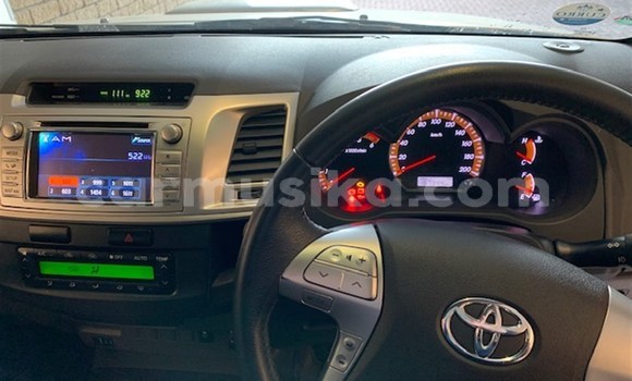 Tenga Tsaru Toyota Hilux Sirivha Mota in Beitbridge in Matabeleland South Tenga Tsaru Toyota Hilux Sirivha Mota in Beitbridge in Matabeleland South