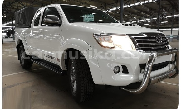 Tenga Tsaru Toyota Hilux Chena Mota in Beitbridge in Matabeleland South Tenga Tsaru Toyota Hilux Chena Mota in Beitbridge in Matabeleland South