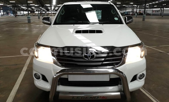 Tenga Tsaru Toyota Hilux Chena Mota in Beitbridge in Matabeleland South Tenga Tsaru Toyota Hilux Chena Mota in Beitbridge in Matabeleland South