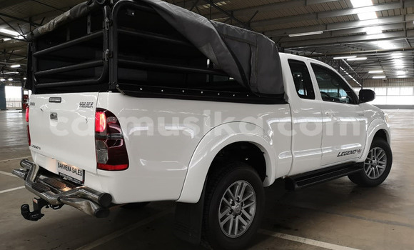 Tenga Tsaru Toyota Hilux Chena Mota in Beitbridge in Matabeleland South Tenga Tsaru Toyota Hilux Chena Mota in Beitbridge in Matabeleland South