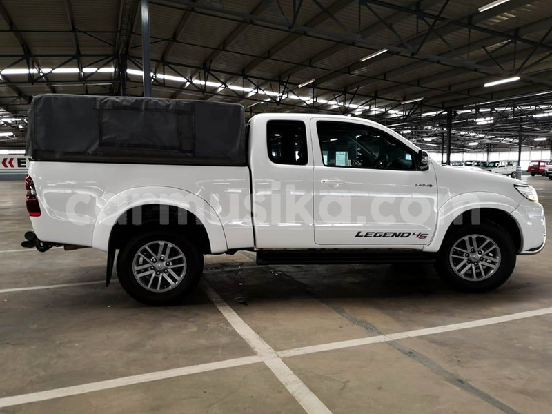 Big with watermark toyota hilux matabeleland south beitbridge 14877