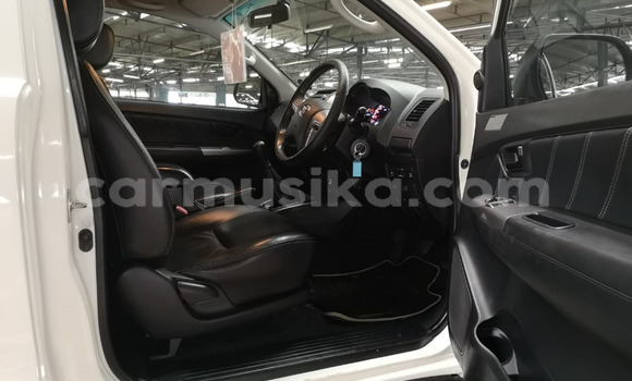 Tenga Tsaru Toyota Hilux Chena Mota in Beitbridge in Matabeleland South Tenga Tsaru Toyota Hilux Chena Mota in Beitbridge in Matabeleland South