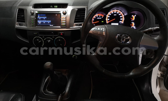 Tenga Tsaru Toyota Hilux Chena Mota in Beitbridge in Matabeleland South Tenga Tsaru Toyota Hilux Chena Mota in Beitbridge in Matabeleland South