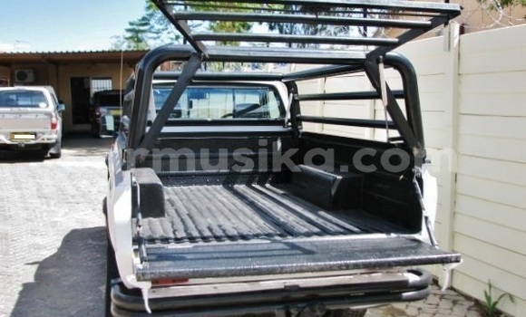 Tenga Tsaru Toyota Hilux Chena Mota in Beitbridge in Matabeleland South Tenga Tsaru Toyota Hilux Chena Mota in Beitbridge in Matabeleland South