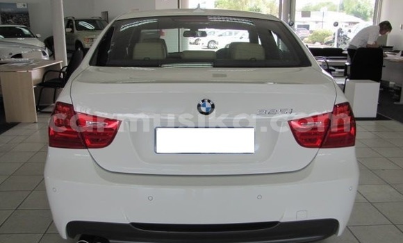 Nunua Ilio tumika BMW 3–Series Nyeupe Gari ndani ya Beitbridge nchini Matabeleland Kusini Nunua Ilio tumika BMW 3–Series Nyeupe Gari ndani ya Beitbridge nchini Matabeleland Kusini