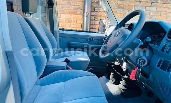 Buy Used Toyota Land Cruiser Silver Car in Harare in Harare Buy Used Toyota Land Cruiser Silver Car in Harare in Harare