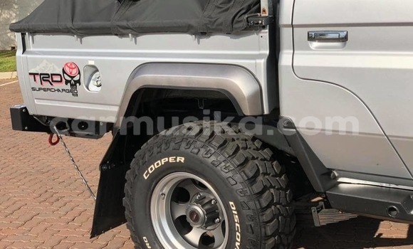 Buy Used Toyota Land Cruiser Silver Car in Harare in Harare Buy Used Toyota Land Cruiser Silver Car in Harare in Harare
