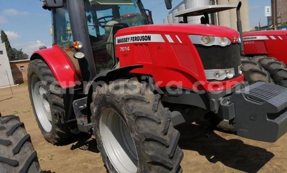 Tenga Tsaru Caterpillar 120 Tsvuku Rori in Harare in Harare Tenga Tsaru Caterpillar 120 Tsvuku Rori in Harare in Harare