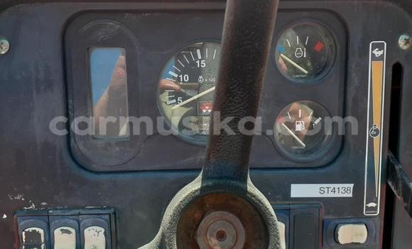 Tenga Tsaru Caterpillar 120 Tsvuku Rori in Beitbridge in Matabeleland South Tenga Tsaru Caterpillar 120 Tsvuku Rori in Beitbridge in Matabeleland South