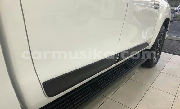 Tenga Tsaru Toyota Hilux Chena Mota in Harare in Harare Tenga Tsaru Toyota Hilux Chena Mota in Harare in Harare