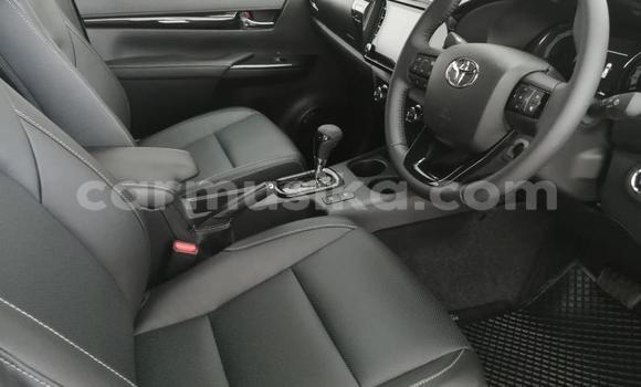 Buy Used Toyota Hilux Silver Car in Beitbridge in Matabeleland South Buy Used Toyota Hilux Silver Car in Beitbridge in Matabeleland South