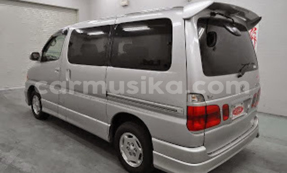 Acheter Occasion Voiture Toyota Granvia Gris à Beitbridge, Matabeleland South Acheter Occasion Voiture Toyota Granvia Gris à Beitbridge, Matabeleland South