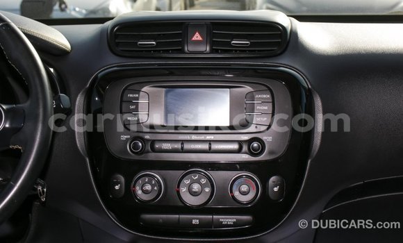 Acheter Import Voiture Kia Soul Bleu à Import - Dubai, Harare Acheter Import Voiture Kia Soul Bleu à Import - Dubai, Harare