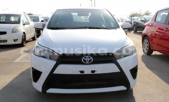 Acheter Import Voiture Toyota Yaris Blanc à Import - Dubai, Harare Acheter Import Voiture Toyota Yaris Blanc à Import - Dubai, Harare