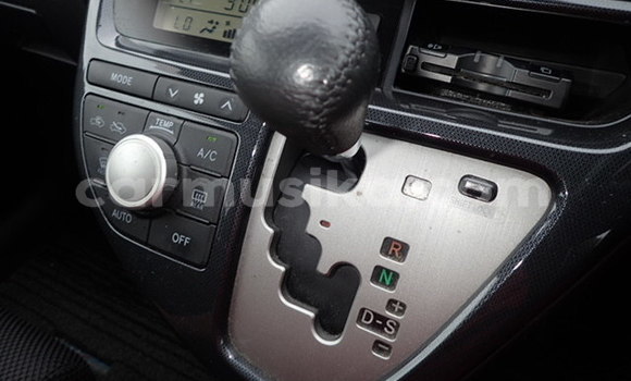 Tenga Imported Toyota Wish Nhema Mota in Beitbridge in Matabeleland South Tenga Imported Toyota Wish Nhema Mota in Beitbridge in Matabeleland South