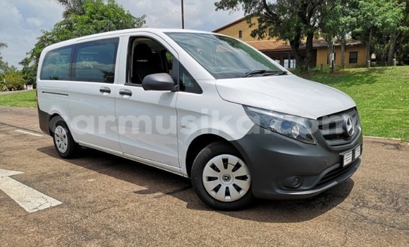 Buy Used Mercedes Viano White Car in Beitbridge in Matabeleland South Buy Used Mercedes Viano White Car in Beitbridge in Matabeleland South