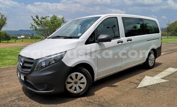 Buy Used Mercedes Viano White Car in Beitbridge in Matabeleland South Buy Used Mercedes Viano White Car in Beitbridge in Matabeleland South