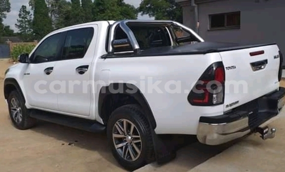 Acheter Occasion Voiture Toyota Hilux Blanc à Beitbridge, Matabeleland South Acheter Occasion Voiture Toyota Hilux Blanc à Beitbridge, Matabeleland South