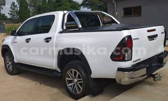 Acheter Occasion Voiture Toyota Hilux Blanc à Beitbridge, Matabeleland South Acheter Occasion Voiture Toyota Hilux Blanc à Beitbridge, Matabeleland South