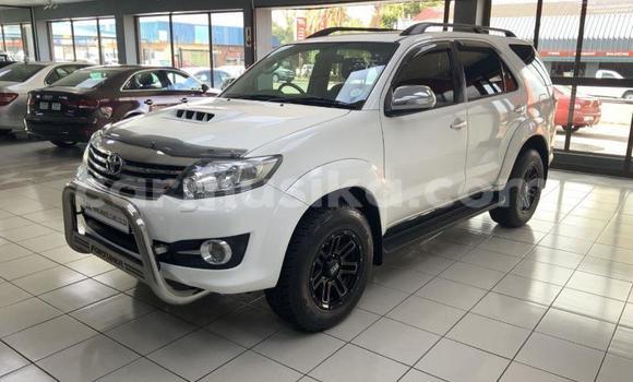 Buy Used Toyota Fortuner White Car in Beitbridge in Matabeleland South