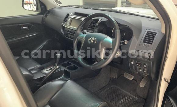Acheter Occasion Voiture Toyota Fortuner Blanc à Beitbridge, Matabeleland South Acheter Occasion Voiture Toyota Fortuner Blanc à Beitbridge, Matabeleland South