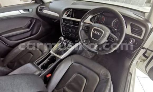 Acheter Occasion Voiture Audi A4 Blanc à Beitbridge, Matabeleland South Acheter Occasion Voiture Audi A4 Blanc à Beitbridge, Matabeleland South