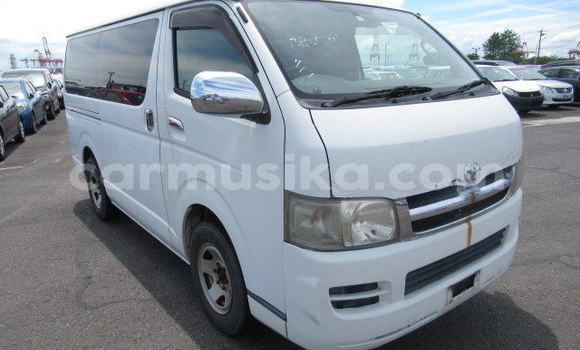 Tenga Tsaru Toyota Hiace Chena Mota in Beitbridge in Matabeleland South Tenga Tsaru Toyota Hiace Chena Mota in Beitbridge in Matabeleland South