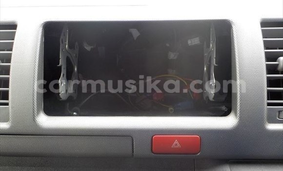 Tenga Tsaru Toyota Hiace Chena Mota in Beitbridge in Matabeleland South Tenga Tsaru Toyota Hiace Chena Mota in Beitbridge in Matabeleland South