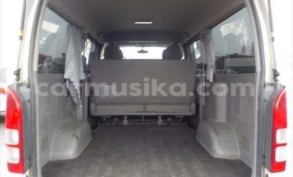 Tenga Tsaru Toyota Hiace Chena Mota in Beitbridge in Matabeleland South Tenga Tsaru Toyota Hiace Chena Mota in Beitbridge in Matabeleland South