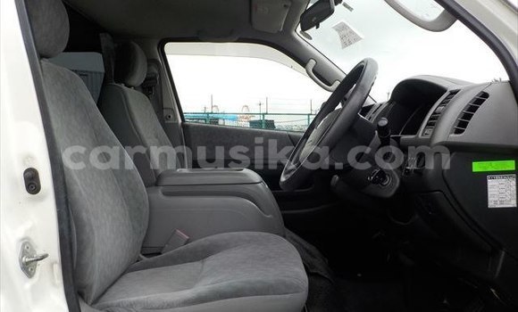 Tenga Tsaru Toyota Hiace Chena Mota in Beitbridge in Matabeleland South Tenga Tsaru Toyota Hiace Chena Mota in Beitbridge in Matabeleland South