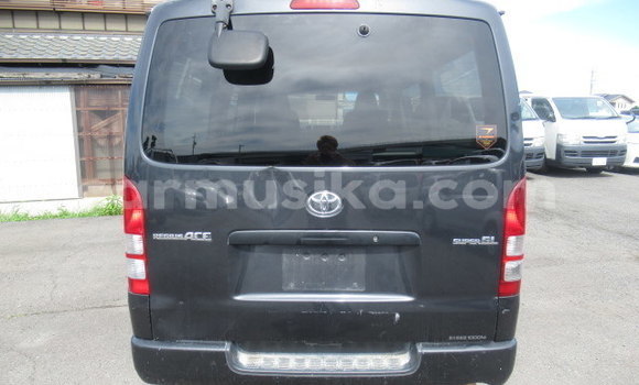 Tenga Imported Toyota Hiace Nhema Mota in Beitbridge in Matabeleland South Tenga Imported Toyota Hiace Nhema Mota in Beitbridge in Matabeleland South