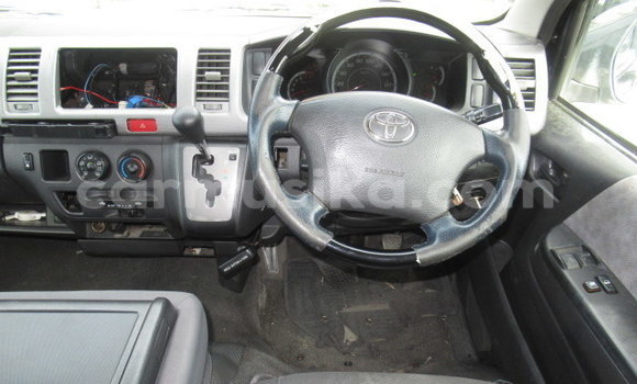 Tenga Imported Toyota Hiace Nhema Mota in Beitbridge in Matabeleland South Tenga Imported Toyota Hiace Nhema Mota in Beitbridge in Matabeleland South