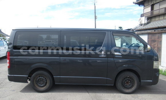 Tenga Imported Toyota Hiace Nhema Mota in Beitbridge in Matabeleland South Tenga Imported Toyota Hiace Nhema Mota in Beitbridge in Matabeleland South