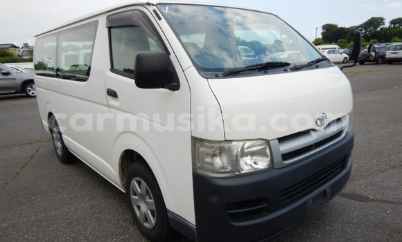 Nunua Imported Toyota Hiace Nyeupe Gari ndani ya Beitbridge nchini Matabeleland Kusini
