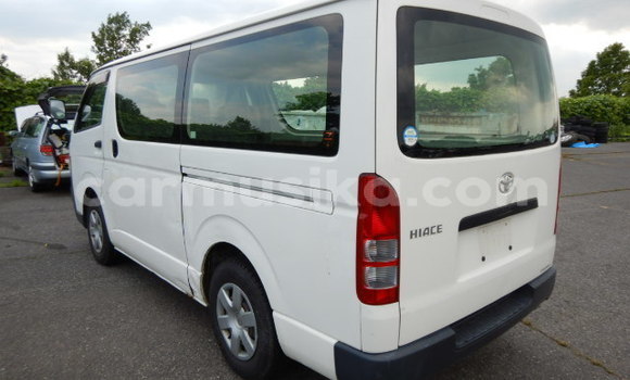Tenga Imported Toyota Hiace Chena Mota in Beitbridge in Matabeleland South Tenga Imported Toyota Hiace Chena Mota in Beitbridge in Matabeleland South