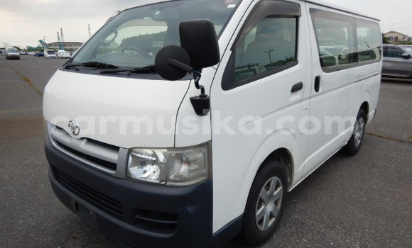 Tenga Imported Toyota Hiace Chena Mota in Beitbridge in Matabeleland South Tenga Imported Toyota Hiace Chena Mota in Beitbridge in Matabeleland South