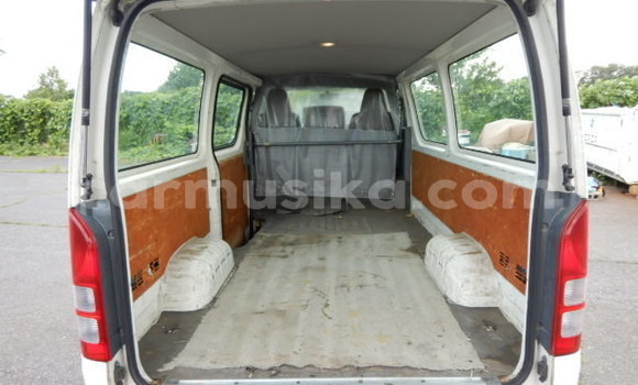 Tenga Imported Toyota Hiace Chena Mota in Beitbridge in Matabeleland South Tenga Imported Toyota Hiace Chena Mota in Beitbridge in Matabeleland South