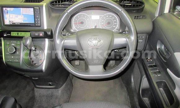 Tenga Tsaru Toyota Wish Chena Mota in Beitbridge in Matabeleland South Tenga Tsaru Toyota Wish Chena Mota in Beitbridge in Matabeleland South