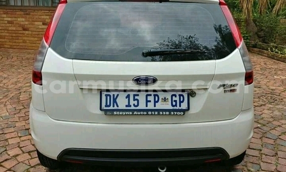 Acheter Occasion Voiture Ford Focus Blanc à Beitbridge, Matabeleland South Acheter Occasion Voiture Ford Focus Blanc à Beitbridge, Matabeleland South