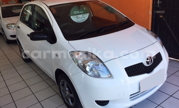 Buy Used Toyota Yaris White Car in Beitbridge in Matabeleland South Buy Used Toyota Yaris White Car in Beitbridge in Matabeleland South