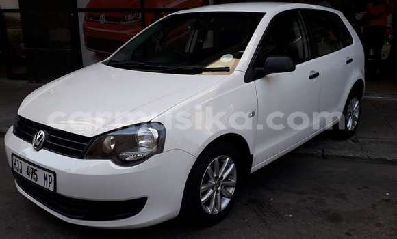 Acheter Occasion Voiture Volkswagen Polo Blanc à Beitbridge, Matabeleland South Acheter Occasion Voiture Volkswagen Polo Blanc à Beitbridge, Matabeleland South