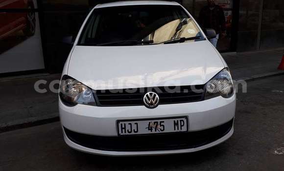 Acheter Occasion Voiture Volkswagen Polo Blanc à Beitbridge, Matabeleland South Acheter Occasion Voiture Volkswagen Polo Blanc à Beitbridge, Matabeleland South
