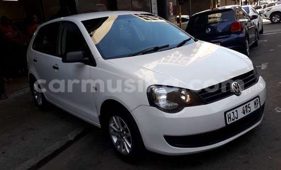 Acheter Occasion Voiture Volkswagen Polo Blanc à Beitbridge, Matabeleland South Acheter Occasion Voiture Volkswagen Polo Blanc à Beitbridge, Matabeleland South