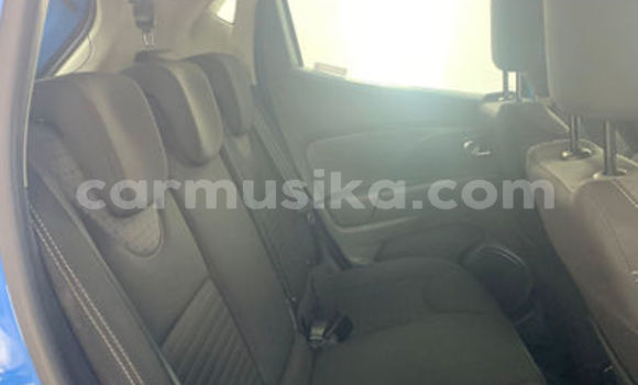 Buy Used Renault Clio Blue Car in Beitbridge in Matabeleland South Buy Used Renault Clio Blue Car in Beitbridge in Matabeleland South