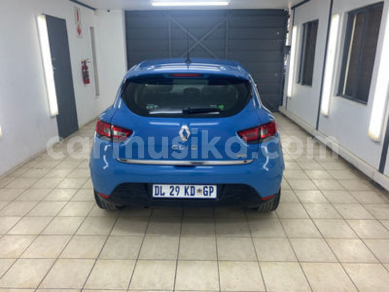 Big with watermark renault clio matabeleland south beitbridge 14955