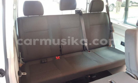 Acheter Occasion Voiture Volkswagen Karmann-Ghia Blanc à Beitbridge, Matabeleland South Acheter Occasion Voiture Volkswagen Karmann-Ghia Blanc à Beitbridge, Matabeleland South