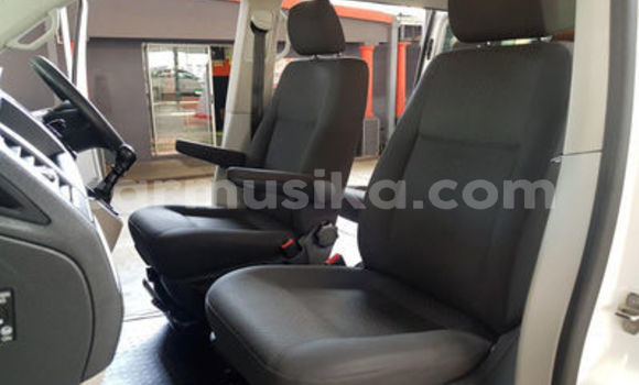 Acheter Occasion Voiture Volkswagen Karmann-Ghia Blanc à Beitbridge, Matabeleland South Acheter Occasion Voiture Volkswagen Karmann-Ghia Blanc à Beitbridge, Matabeleland South